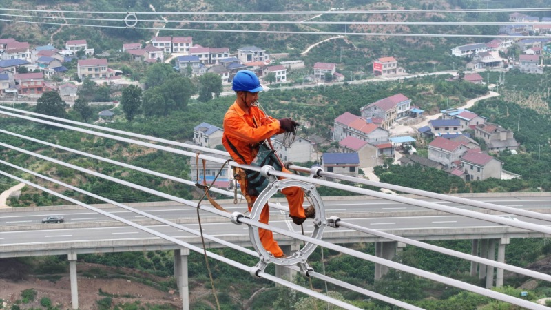 國網常德供電公司： 政企聯動 特高壓建設跑出“加速度”。 單位供圖