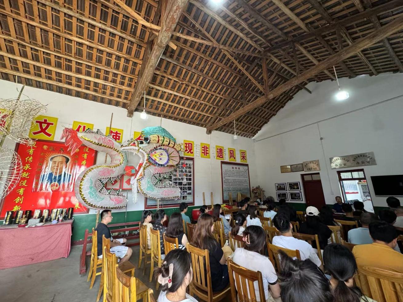 慈利县举办“传承非遗·走进板板龙灯”研学活动。慈利县委宣传部供图