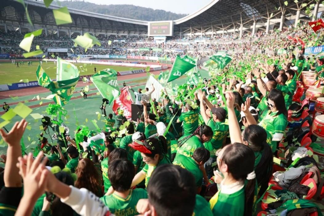 “湘超”联赛比赛现场。单位供图