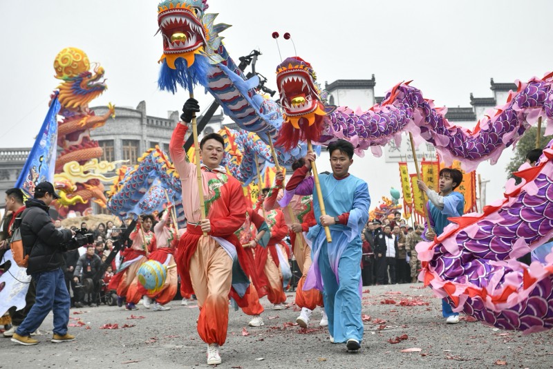 舞龍比拼。受訪單位供圖