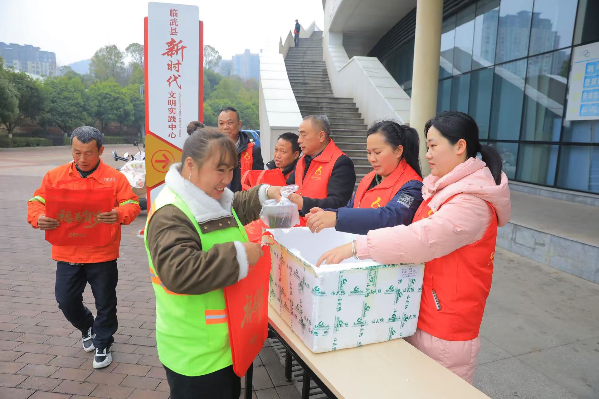 1月26日“情暖腊八·爱心早餐”活动现场。受访单位供图
