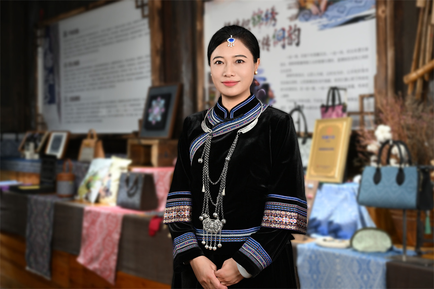 图片1 全国政协常委、湖南省怀化市委副书记、市长韦朝晖。吴涛摄