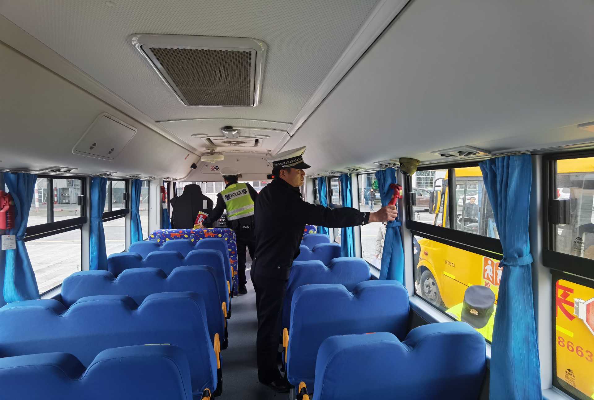 开展校车安全检查(单位供图)