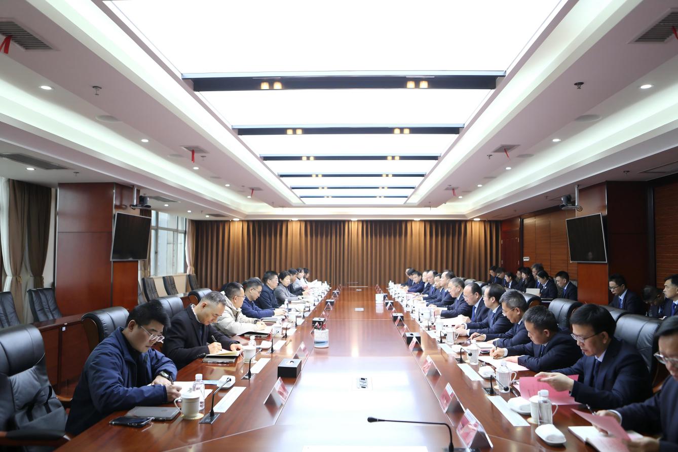 座談會上展開深入交流。單位供圖