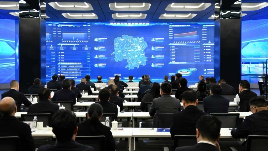 湖南省電動汽車充電服務管理中心揭牌成立。陳靖夫攝