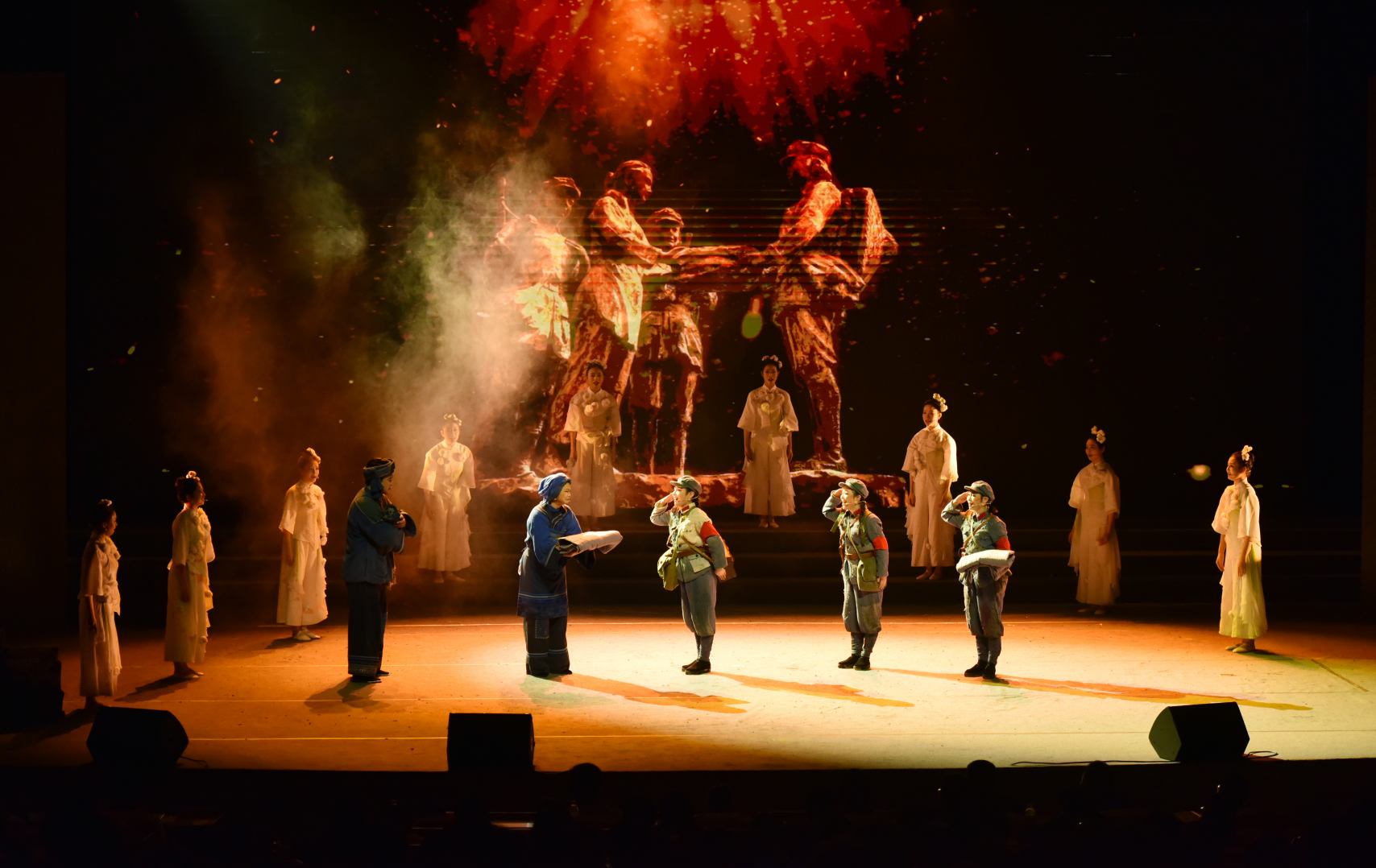 劇目以“半條被子”的溫暖故事為精神內核，感人至深。單位供圖