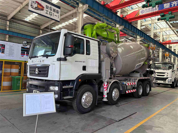 园区内已装配好的再制造搅拌泵送一体机。全子玉摄