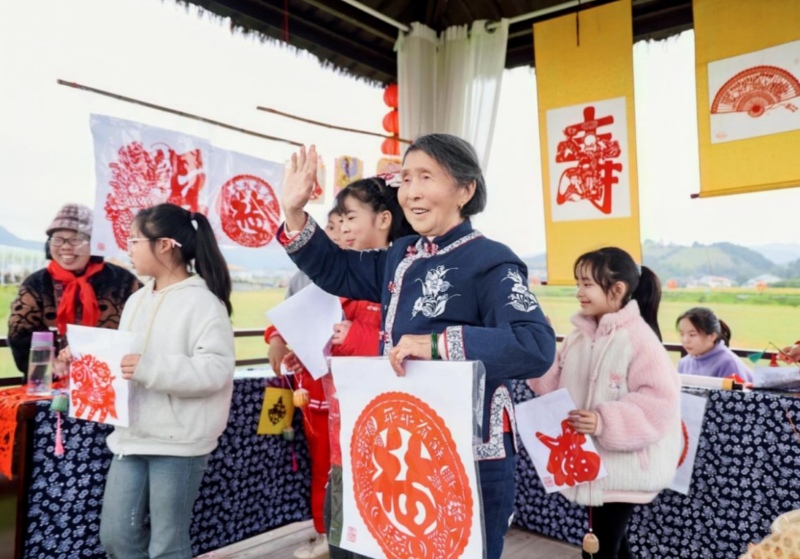 现场设立的农特产品展销专区。受访单位供图