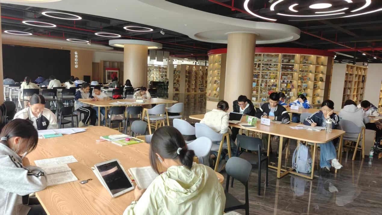 慈利縣圖書館內。受訪單位供圖