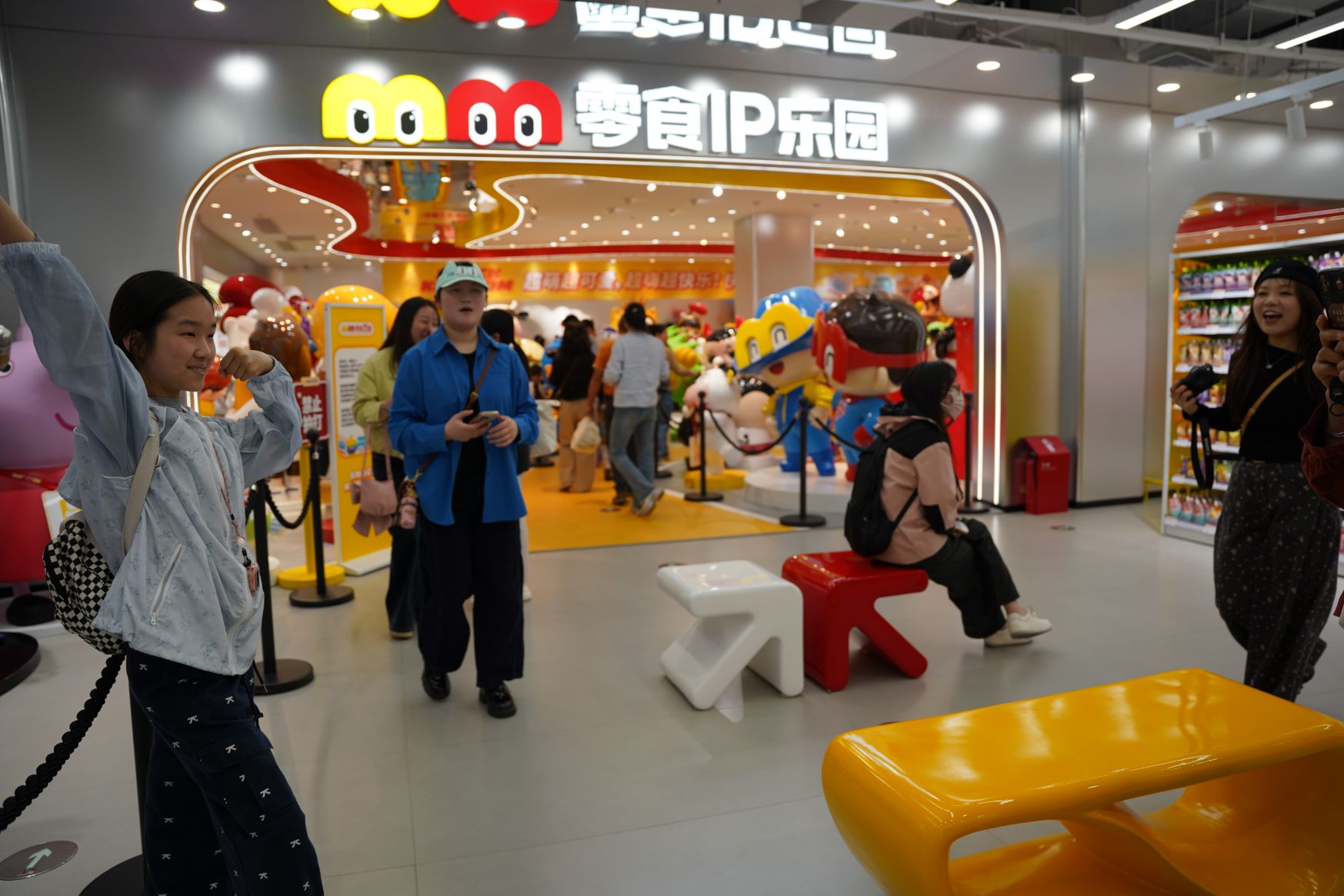 零食IP乐园，展示了60多个知名食品品牌的角色IP。