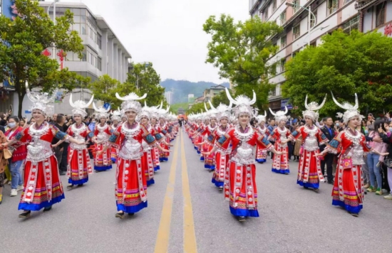 往年的绥宁苗族四月八姑娘节活动现场。受访单位供图