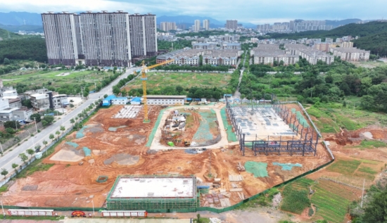 汽车北站施工现场。黄春华摄