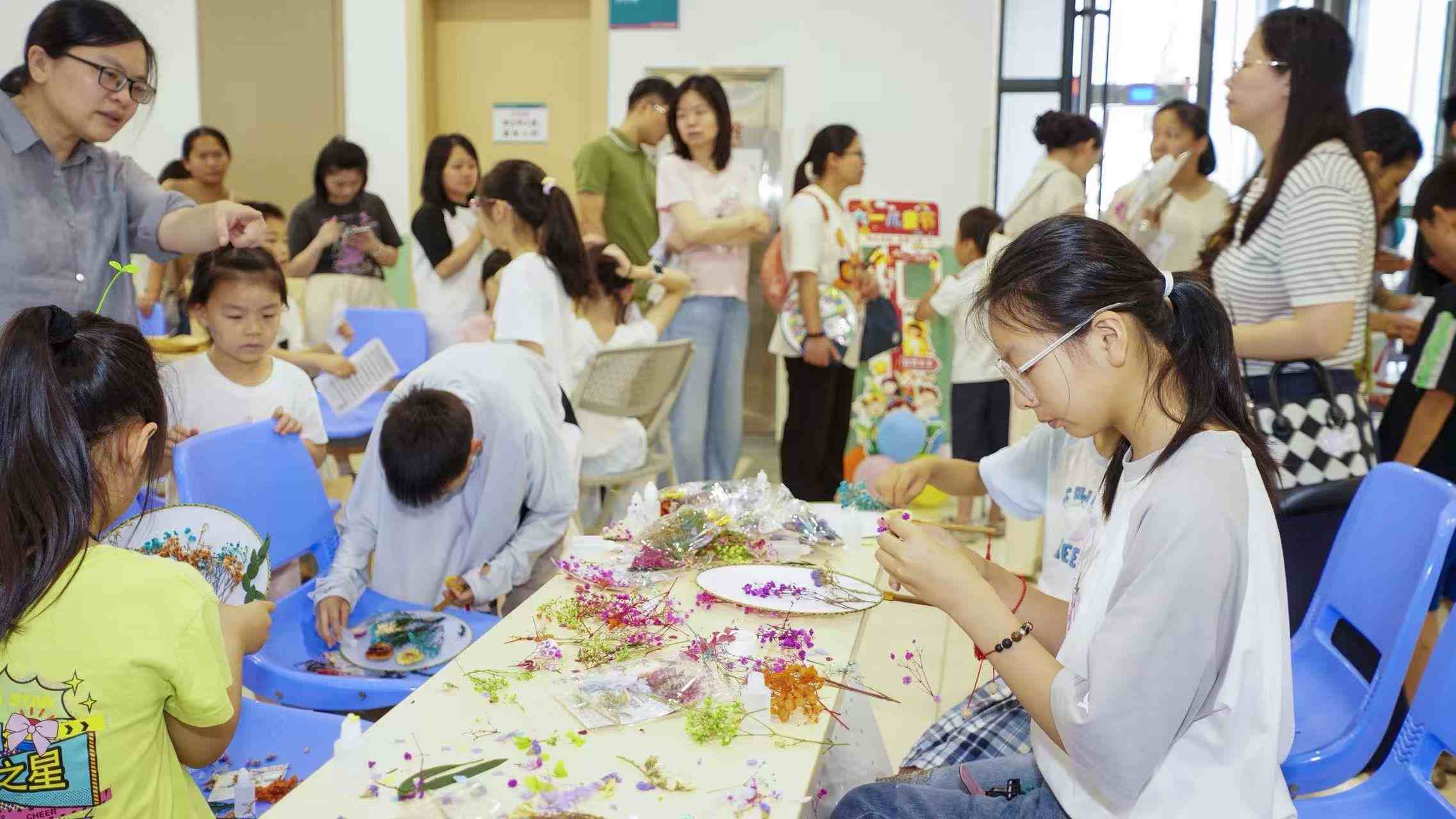 玩游戲的孩子們。單位供圖