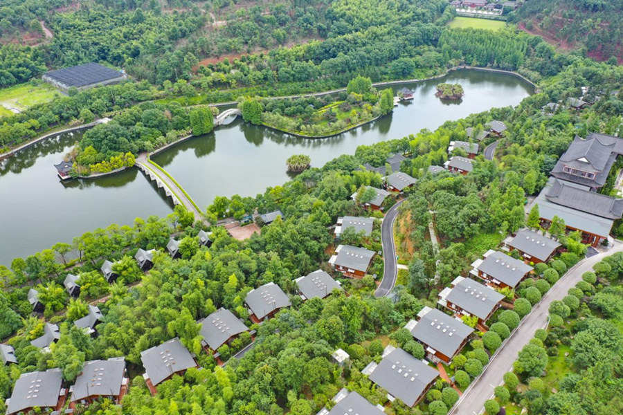 湘潭盘龙大观园内的木屋度假区。受访单位供图