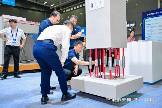 参展者了解三一应用的新技术、新工艺。受访单位供图