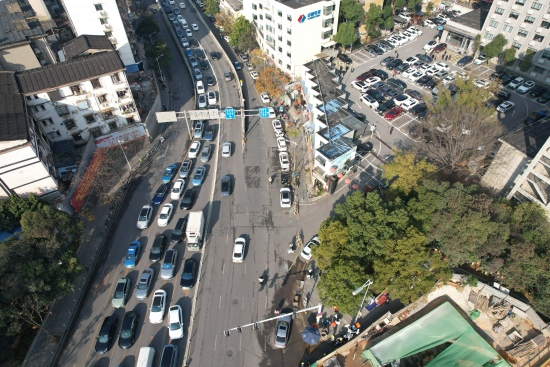 长沙红旗渠水系排水改造项目韶山路与城南路交界北侧路段完工。受访单位供图