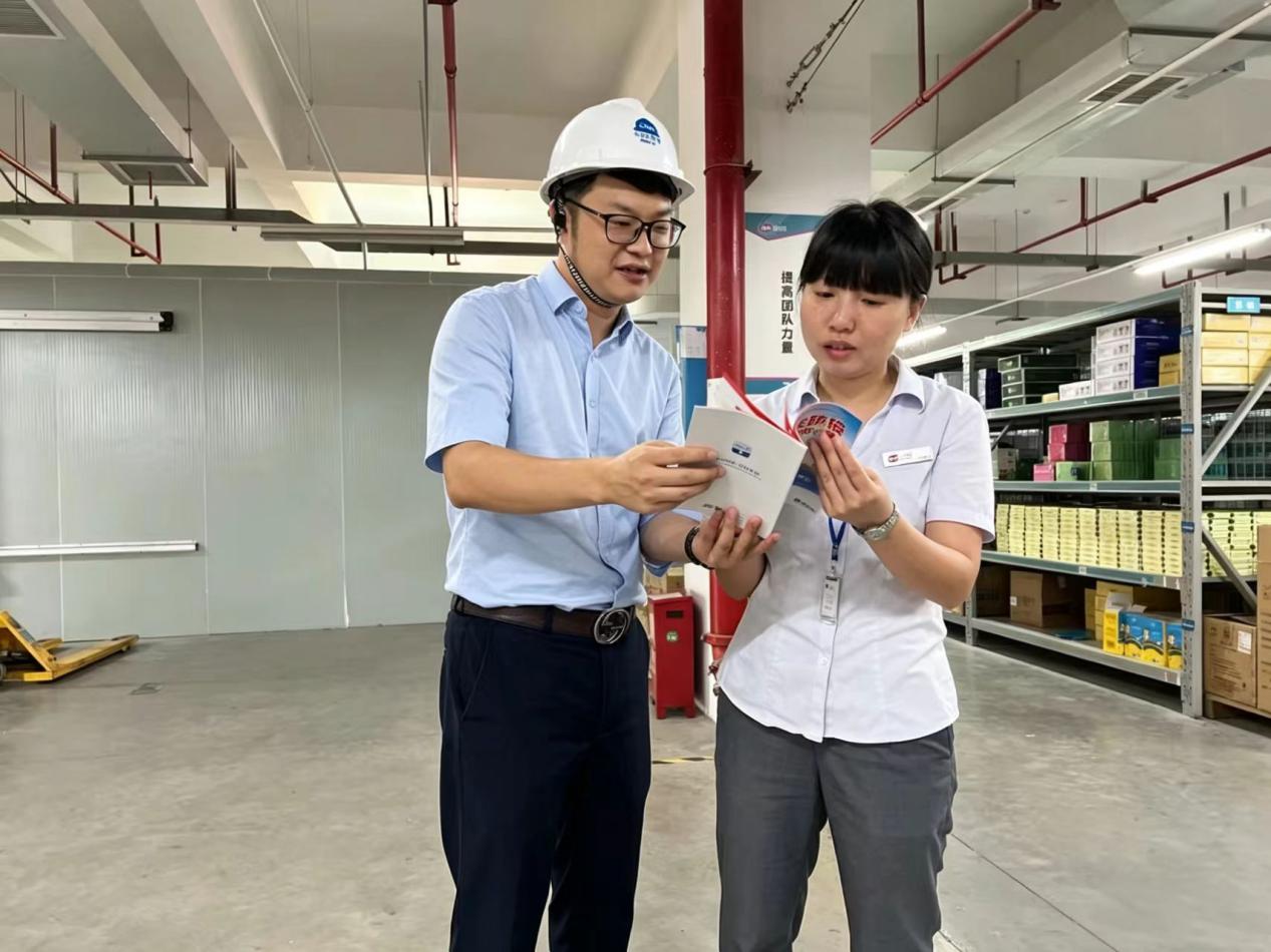 防灾工作小组下沉巡防。单位供图