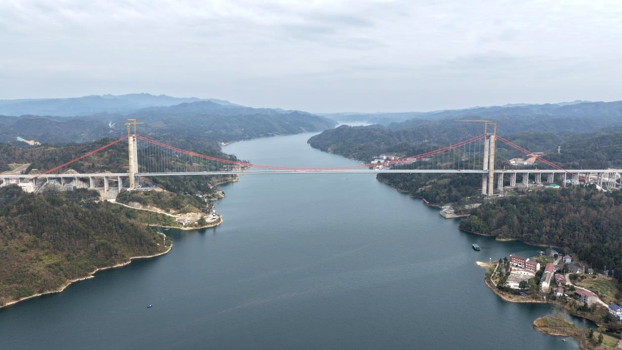 洞庭溪沅水特大橋。鄧浩然攝