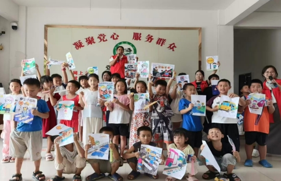 回鄉大學生服務暑期兒童托管班現場。黃涵珺攝