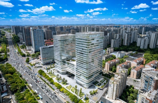 长沙爱尔眼科医院成为湖南省首家获评三甲的眼科专科医院。受访单位供图