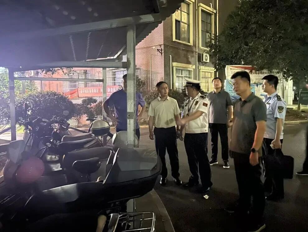 圖為夜查行動現場(單位供圖)