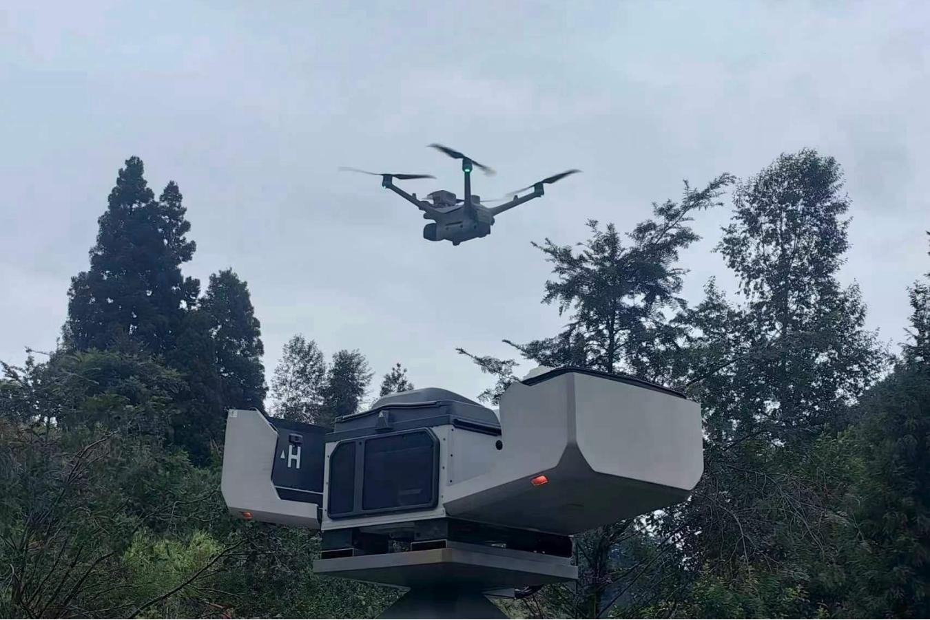 警航中队常态化开展高空俯视巡查（单位供图）