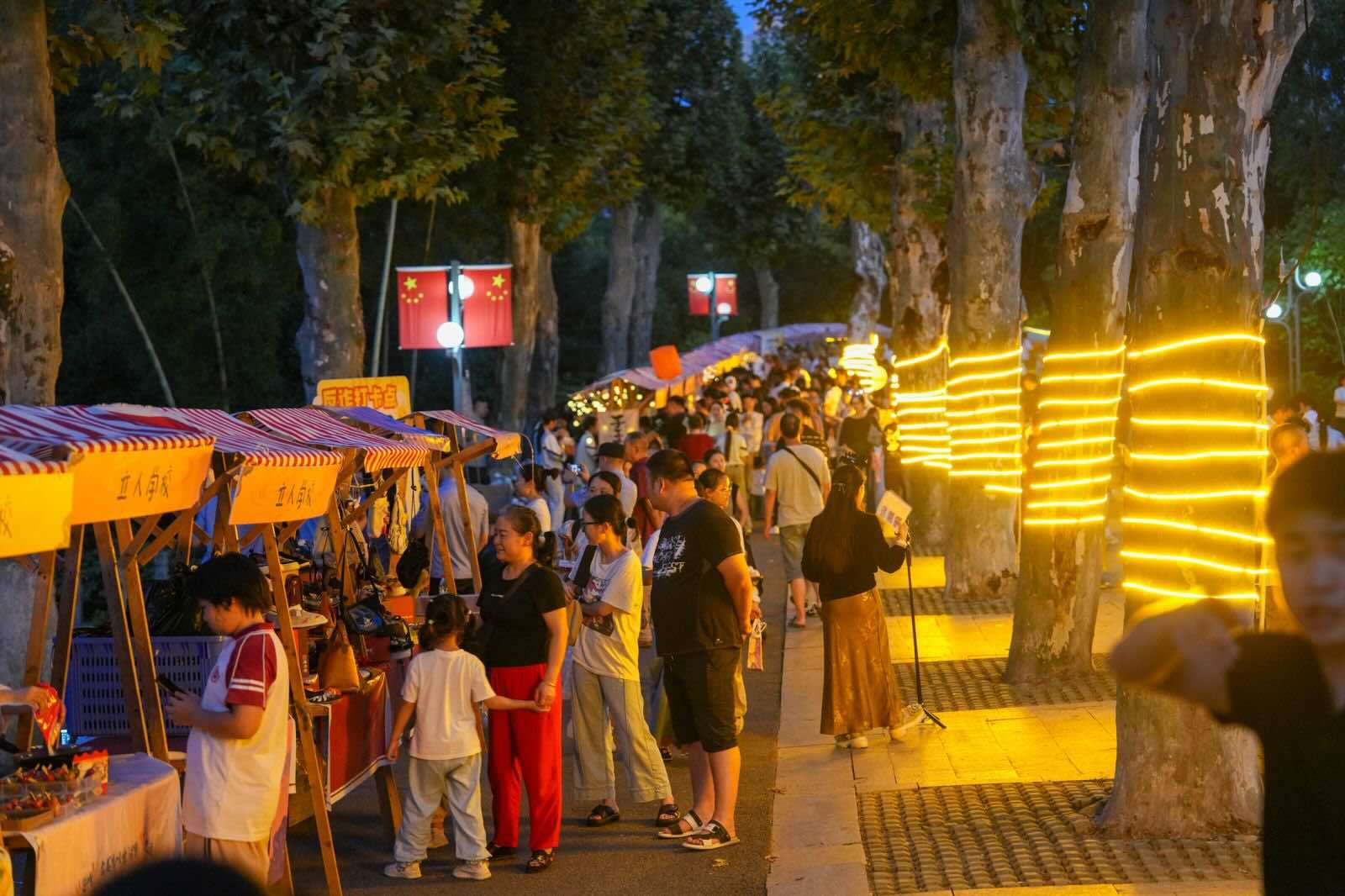 市民紛紛打卡游園會 單位供圖