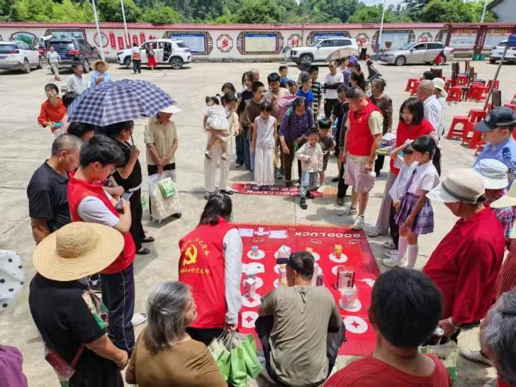 雙雲村黨群服務中心端午節開展特色節日活動。受訪單位供圖
