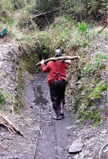 [株洲]攸县一煤矿发生透水事故 两人获救一人遇