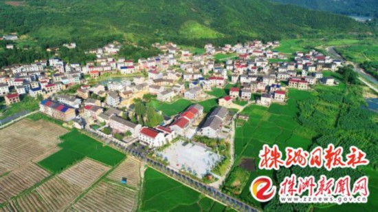 俯瞰严塘湾里。株洲日报社全媒体记者 谭浩瀚 摄