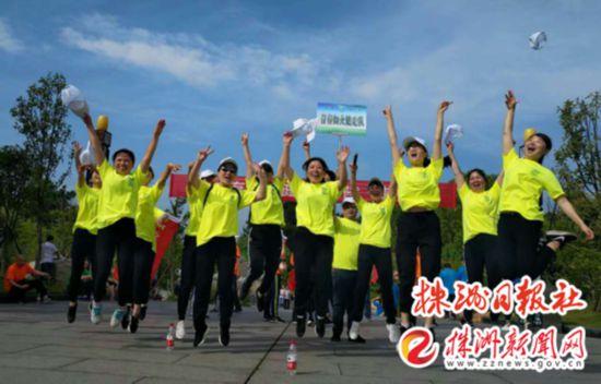 “万步有约”健步行。茶陵县委宣传部 供图
