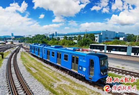 ▲“中國造”輕軌列車  株機公司 供圖