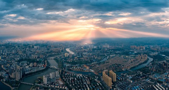 俯瞰衡阳。俞琳 摄